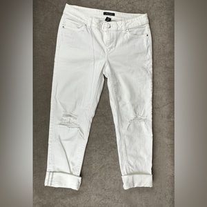 Distressed White Jean Capri